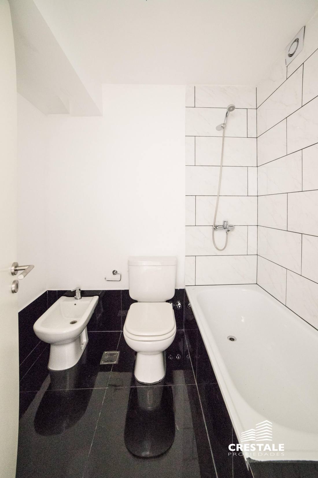 Cochera en venta Cerrito Y Mitre, Rosario. CBU20406 GA2008623 Crestale Propiedades