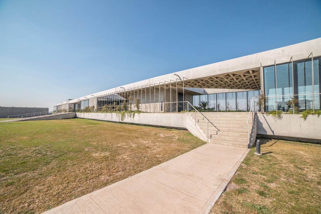 Casa 3 dormitorios en venta Vida Barrio Cerrado, Funes. CHO6080949 Crestale Propiedades