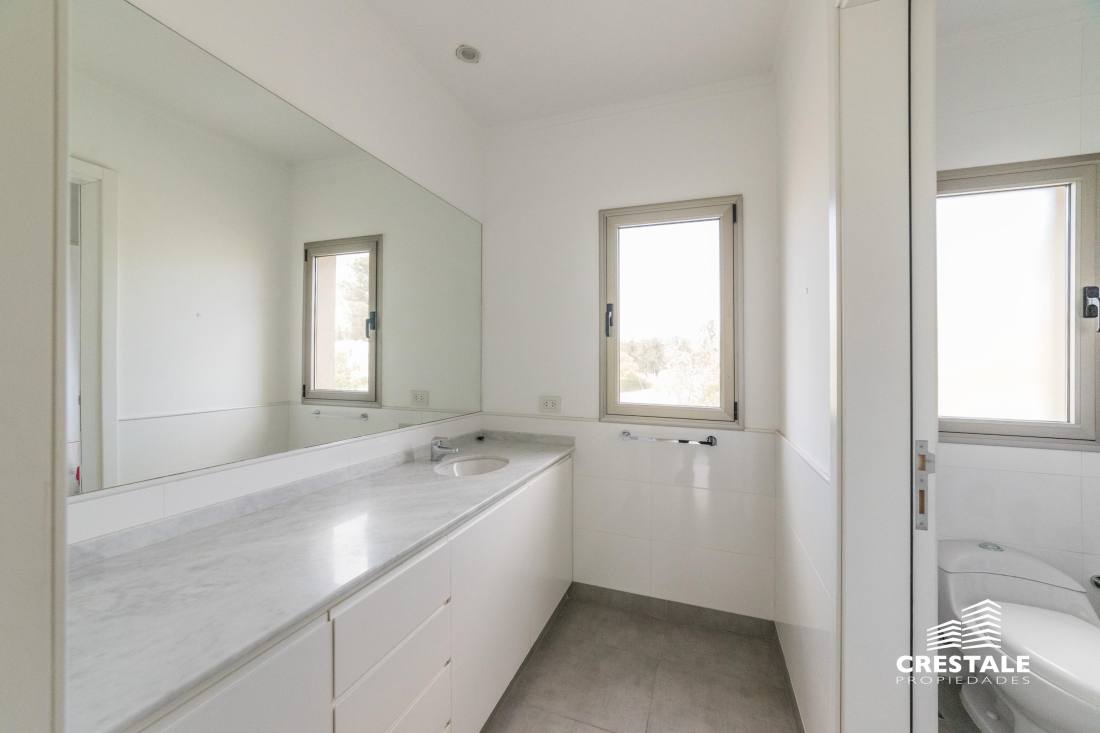 Casa 5 dormitorios en venta Country Golf Rosario, Rosario. CHO4670072 Crestale Propiedades