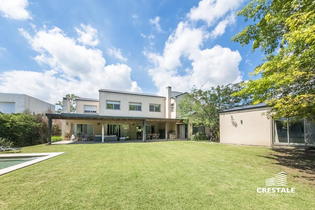 Casa 5 dormitorios en venta Country Golf Rosario, Rosario. CHO4670072 Crestale Propiedades