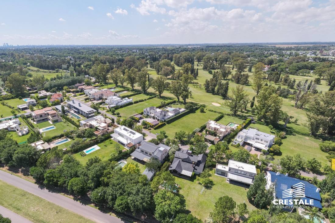Casa 5 dormitorios en venta Country Golf Rosario, Rosario. CHO4670072 Crestale Propiedades