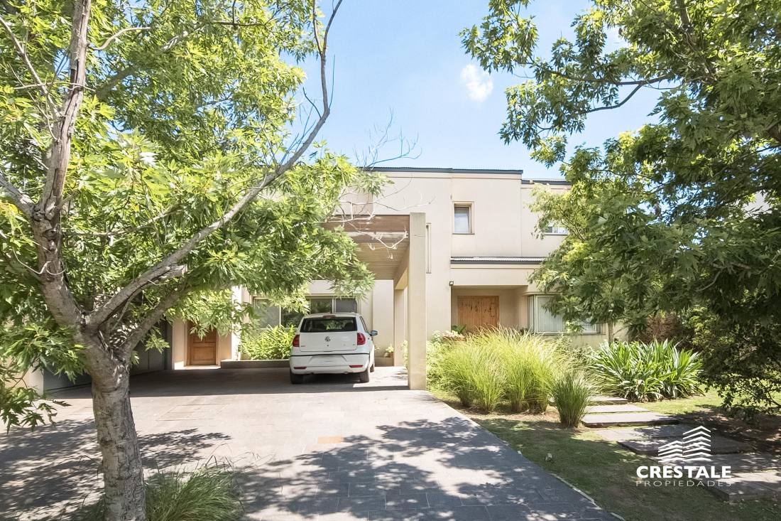 Casa 5 dormitorios en venta Country Golf Rosario, Rosario. CHO4670072 Crestale Propiedades