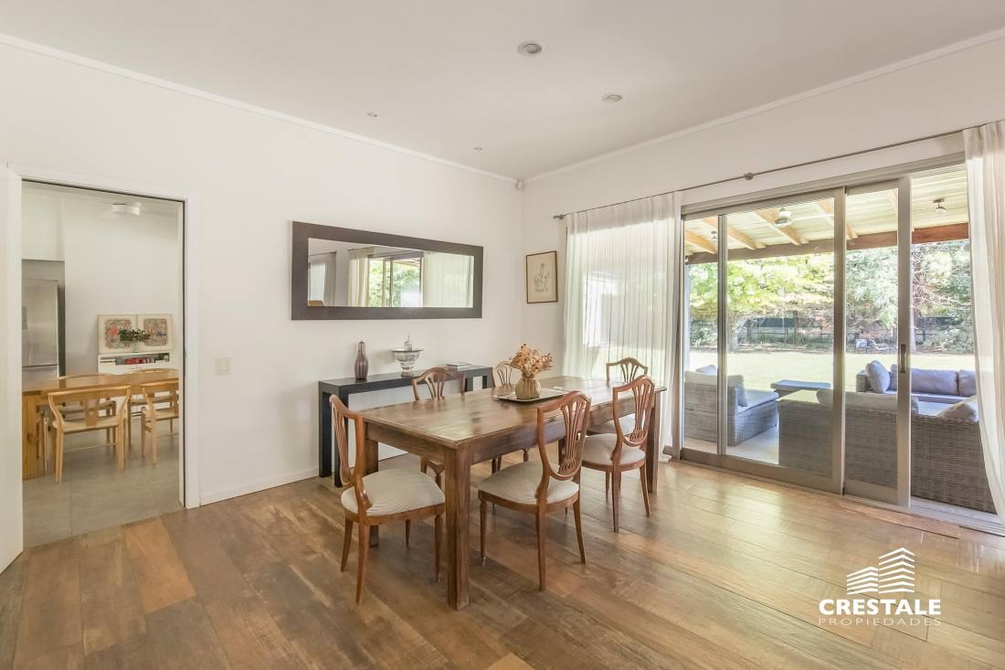 Casa 5 dormitorios en venta Country Golf Rosario, Rosario. CHO4670072 Crestale Propiedades