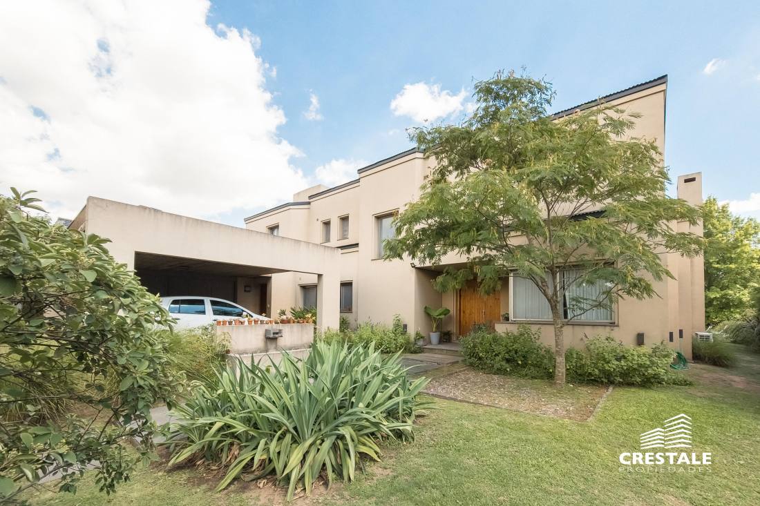 Casa 5 dormitorios en venta Country Golf Rosario, Rosario. CHO4670072 Crestale Propiedades