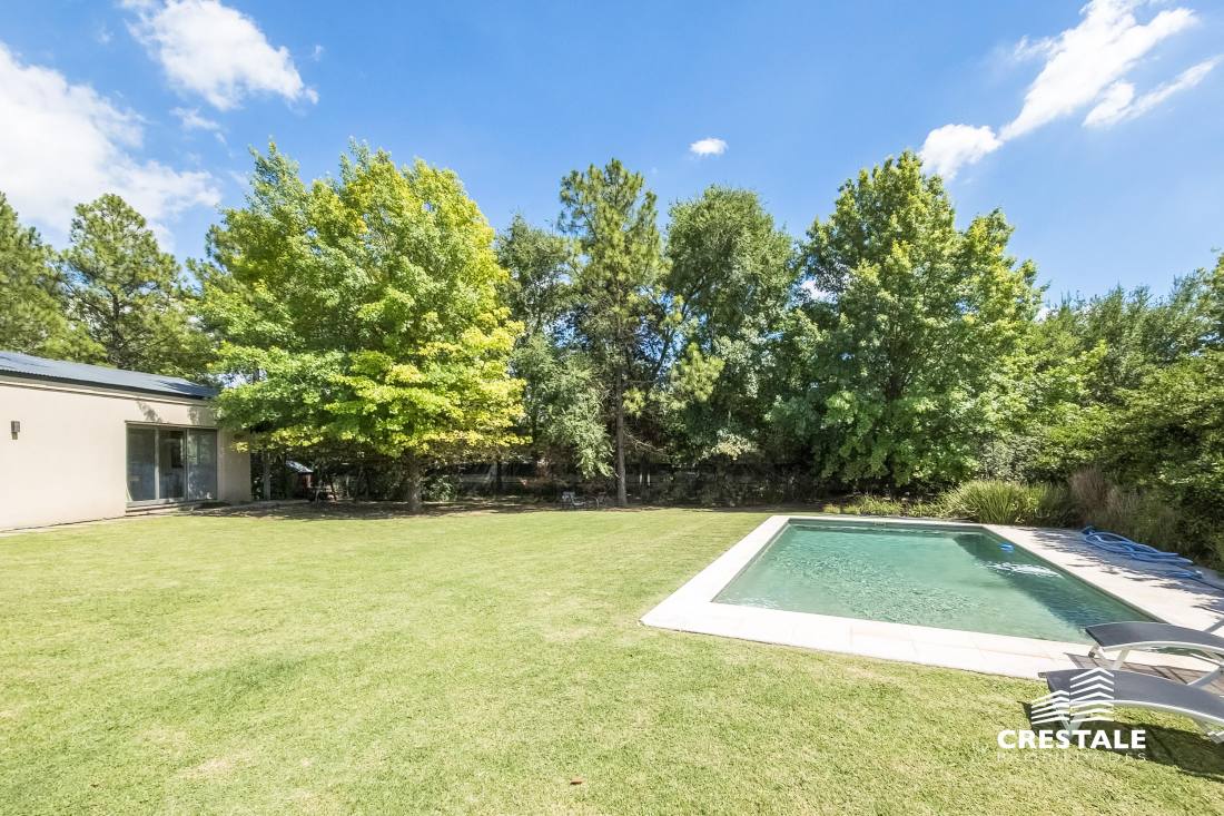 Casa 5 dormitorios en venta Country Golf Rosario, Rosario. CHO4670072 Crestale Propiedades