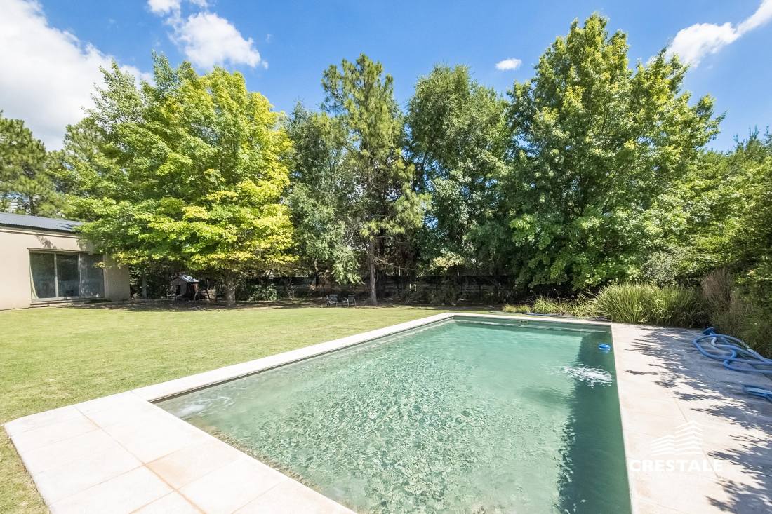 Casa 5 dormitorios en venta Country Golf Rosario, Rosario. CHO4670072 Crestale Propiedades