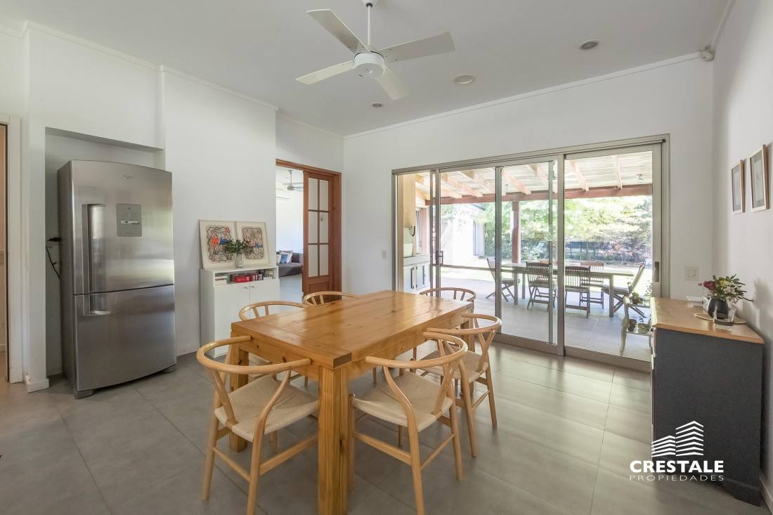 Casa 5 dormitorios en venta Country Golf Rosario, Rosario. CHO4670072 Crestale Propiedades