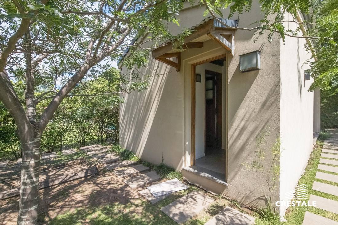 Casa 5 dormitorios en venta Country Golf Rosario, Rosario. CHO4670072 Crestale Propiedades