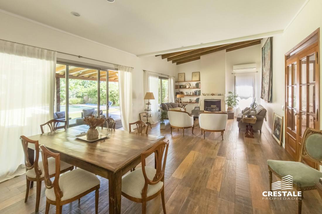 Casa 5 dormitorios en venta Country Golf Rosario, Rosario. CHO4670072 Crestale Propiedades