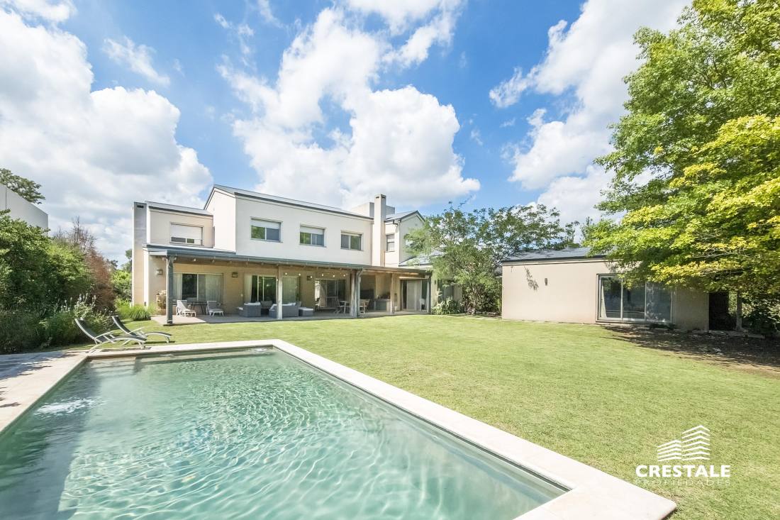 Casa 5 dormitorios en venta Country Golf Rosario, Rosario. CHO4670072 Crestale Propiedades