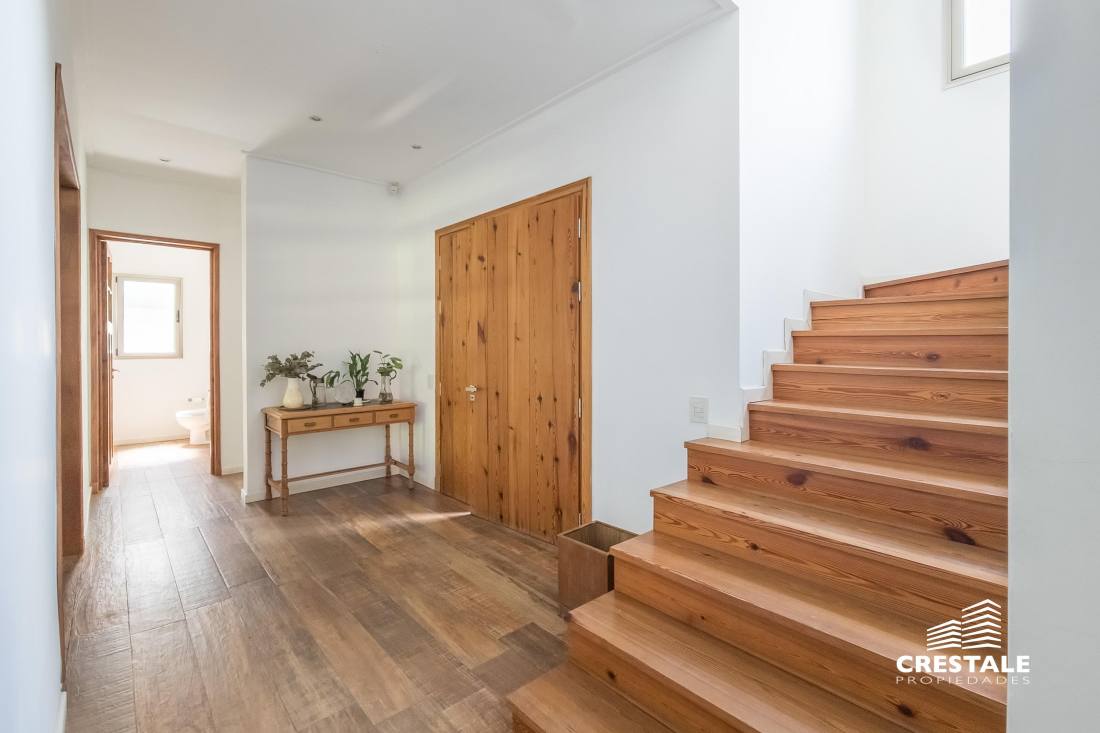 Casa 5 dormitorios en venta Country Golf Rosario, Rosario. CHO4670072 Crestale Propiedades