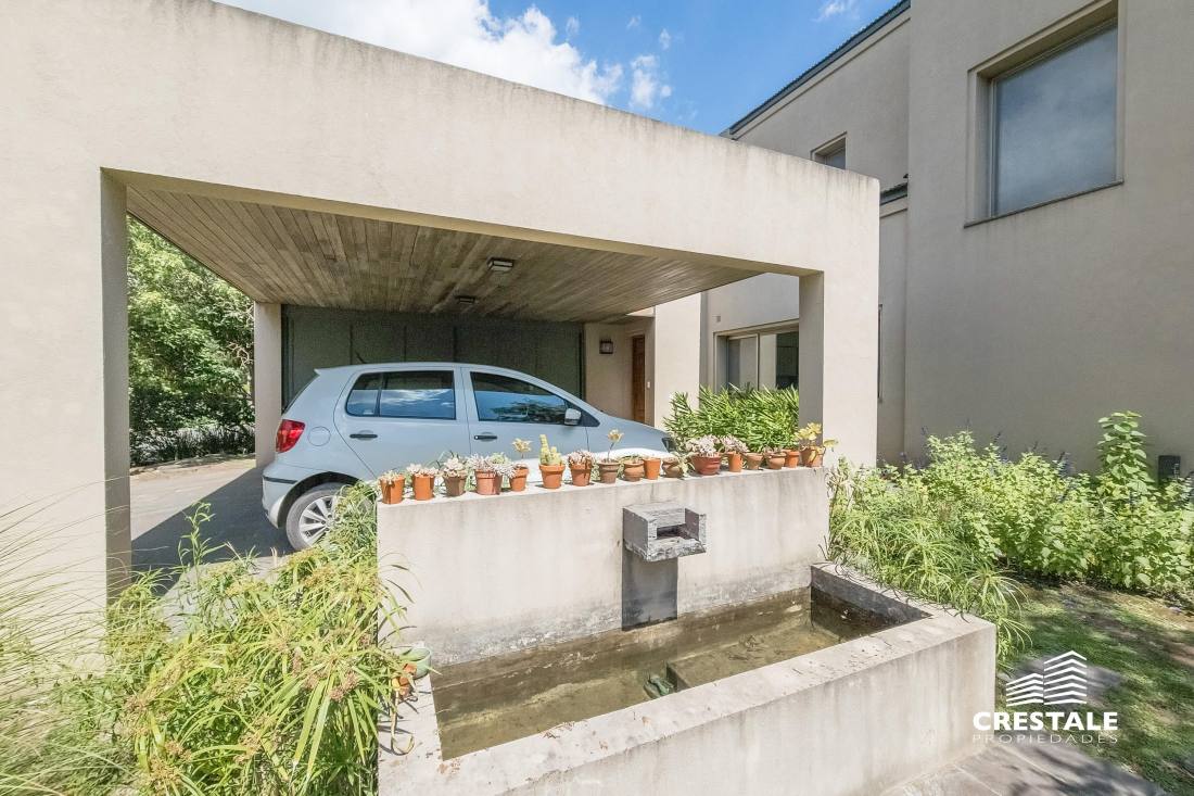 Casa 5 dormitorios en venta Country Golf Rosario, Rosario. CHO4670072 Crestale Propiedades