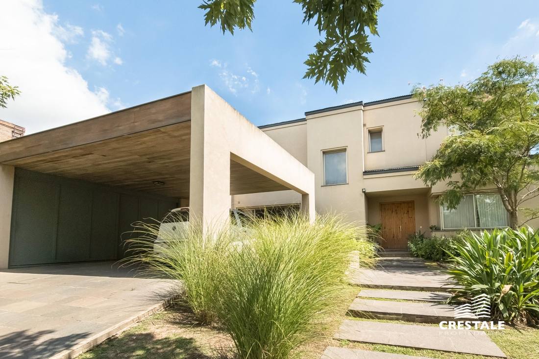 Casa 5 dormitorios en venta Country Golf Rosario, Rosario. CHO4670072 Crestale Propiedades
