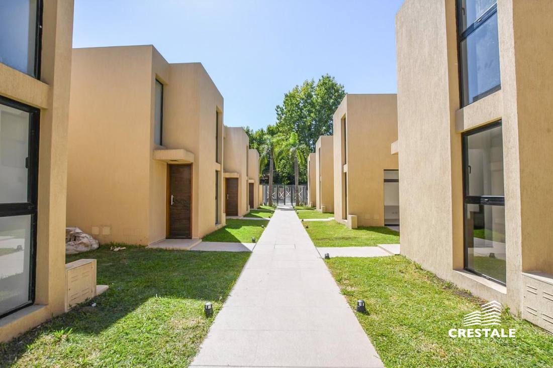 Casa 2 dormitorios en venta Sarratea Y Brassey, Rosario. CPH6080735 Crestale Propiedades