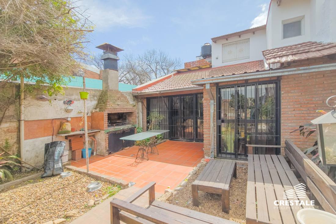 Casa 3 dormitorios en venta Saladillo - Hilarión De La Quintana Y Castro Barros, Rosario. CHO6468371 Crestale Propiedades
