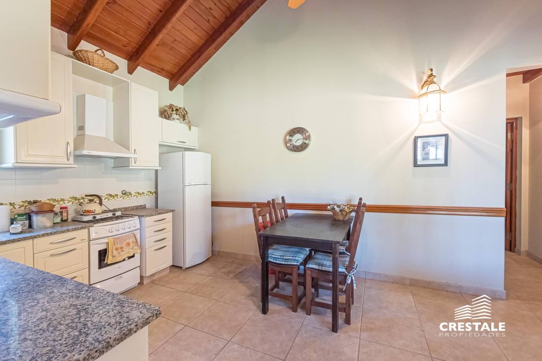 Casa 3 dormitorios en venta Lisandro De La Torre 400, Roldán. CHO6631808 Crestale Propiedades