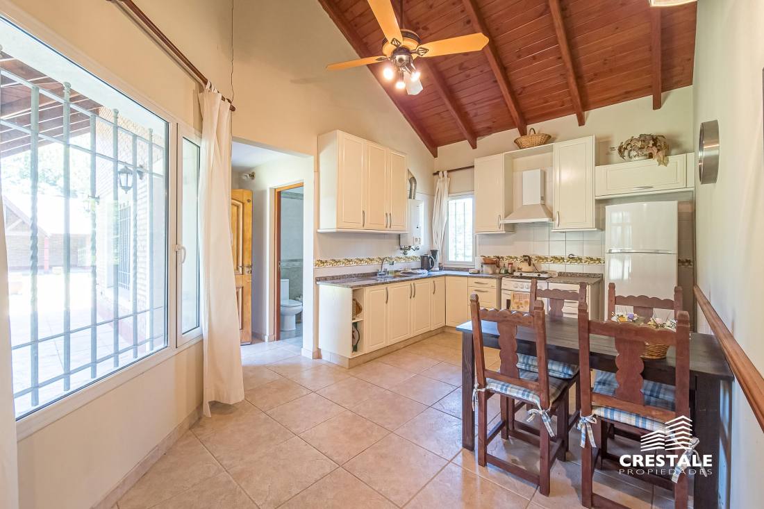 Casa 3 dormitorios en venta Lisandro De La Torre 400, Roldán. CHO6631808 Crestale Propiedades