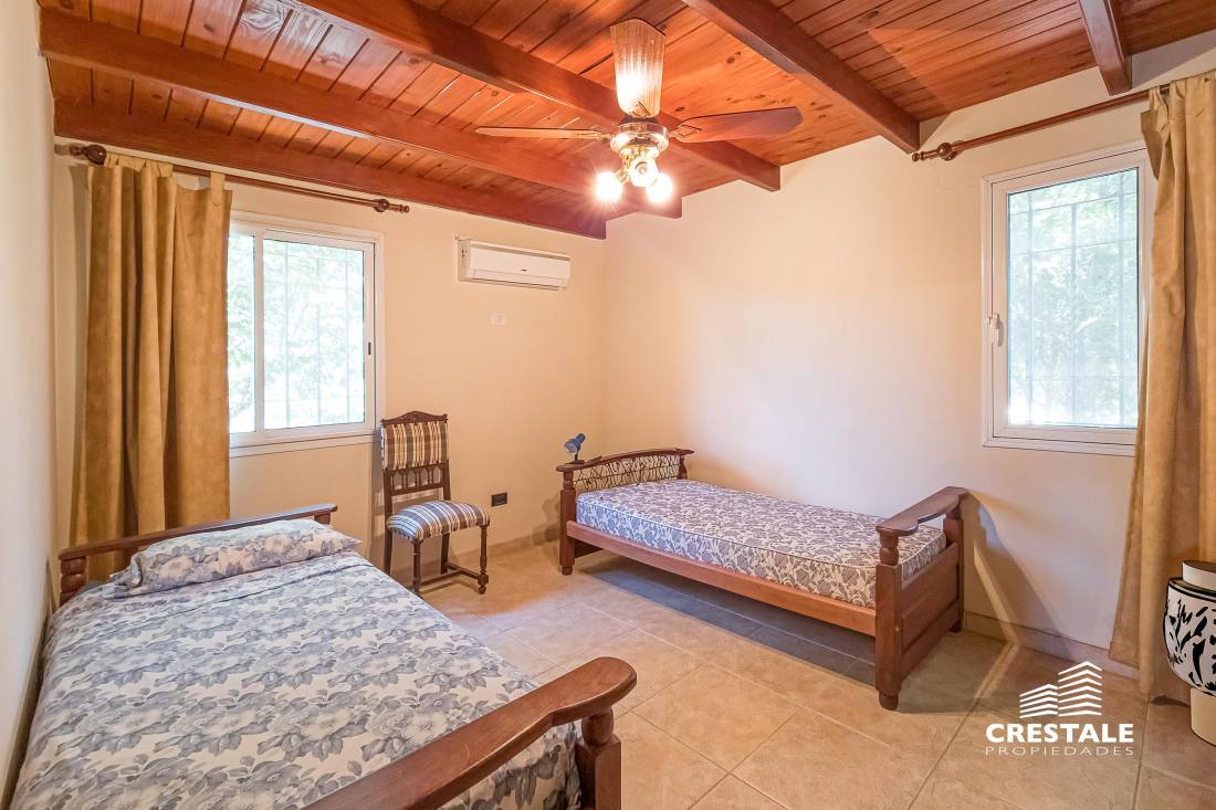 Casa 3 dormitorios en venta Lisandro De La Torre 400, Roldán. CHO6631808 Crestale Propiedades