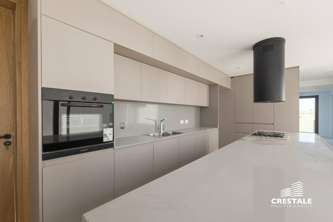 Casa 4 dormitorios en venta Vida Club De Campo, Funes. CHO6772850 Crestale Propiedades