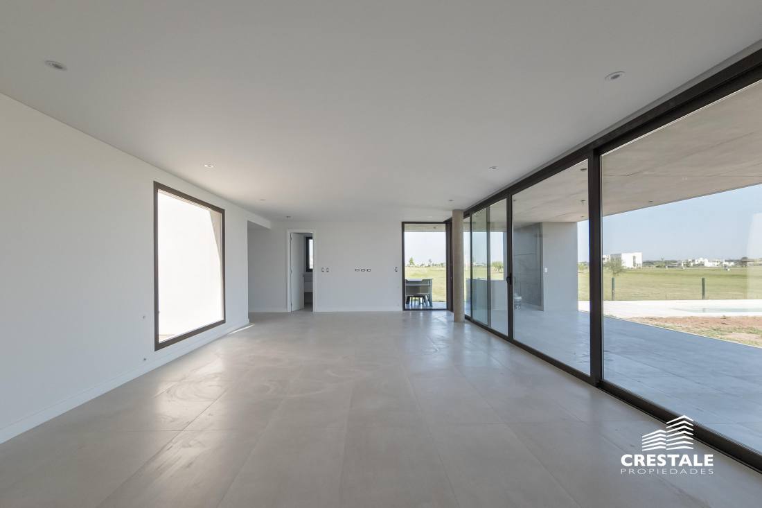 Casa 4 dormitorios en venta Vida Club De Campo, Funes. CHO6772850 Crestale Propiedades