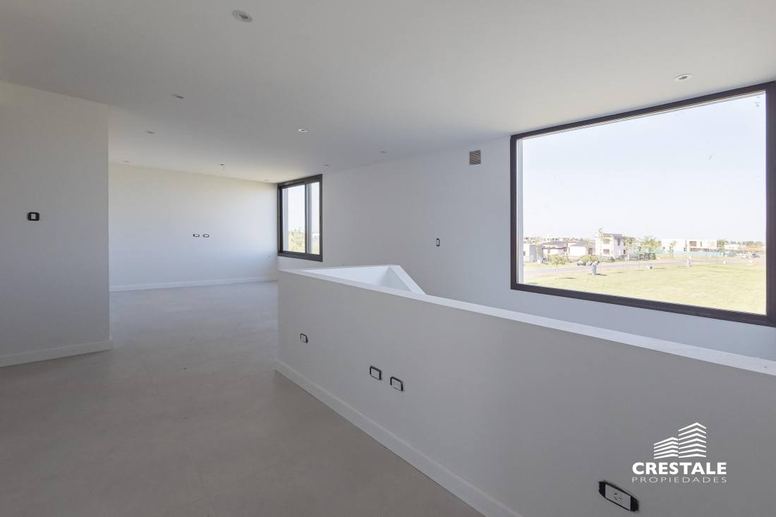 Casa 4 dormitorios en venta Vida Club De Campo, Funes. CHO6772850 Crestale Propiedades