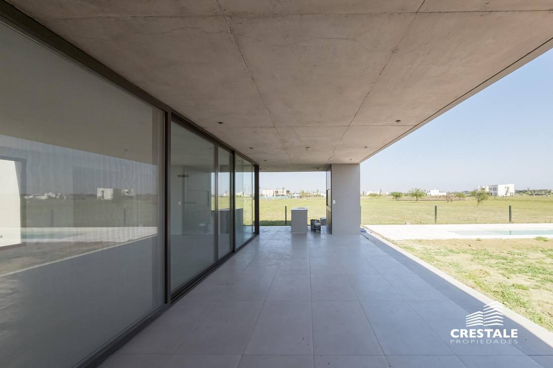 Casa 4 dormitorios en venta Vida Club De Campo, Funes. CHO6772850 Crestale Propiedades