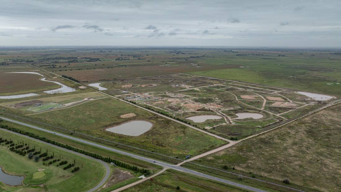 Terreno en venta Cinco Lagos, Ibarlucea. CPN64413 LA7065836 Crestale Propiedades