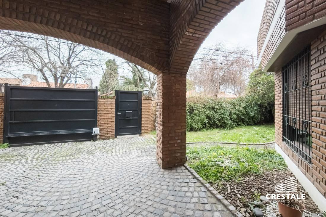 Casa 4 dormitorios en venta Morrison 7600, Rosario. CHO7213318 Crestale Propiedades