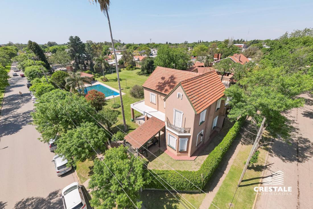 Casa 4 dormitorios en venta Sarmiento 1400 - Funes, Funes. CHO7276325 Crestale Propiedades