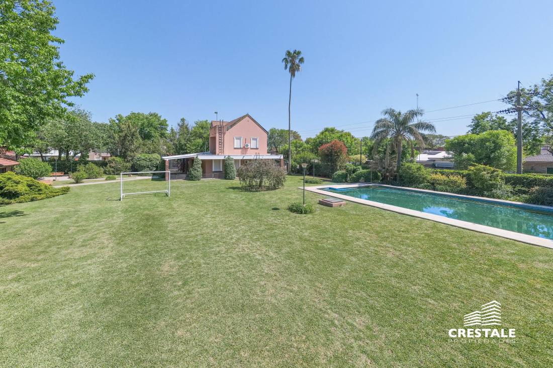 Casa 4 dormitorios en venta Sarmiento 1400 - Funes, Funes. CHO7276325 Crestale Propiedades