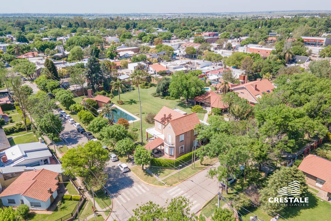 Casa 4 dormitorios en venta Sarmiento 1400 - Funes, Funes. CHO7276325 Crestale Propiedades