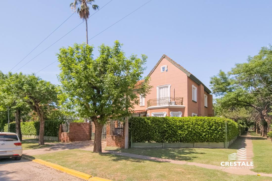 Casa 4 dormitorios en venta Sarmiento 1400 - Funes, Funes. CHO7276325 Crestale Propiedades