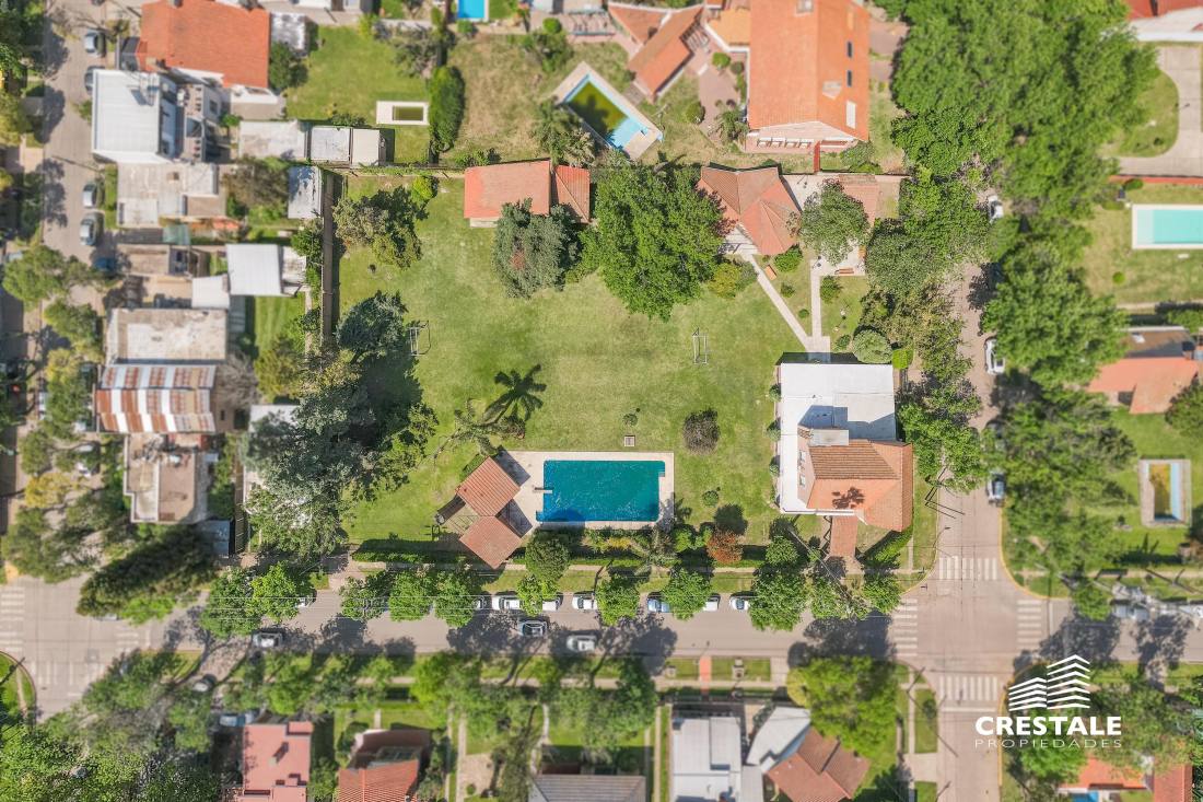 Casa 4 dormitorios en venta Sarmiento 1400 - Funes, Funes. CHO7276325 Crestale Propiedades