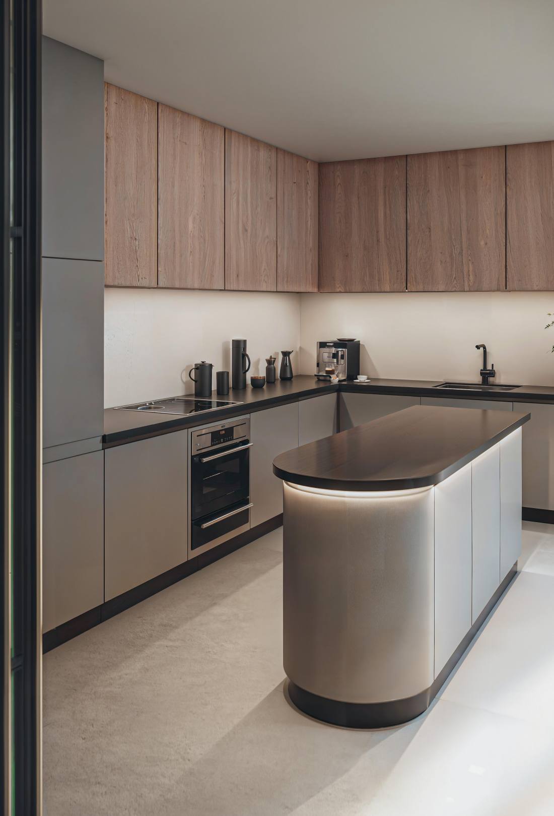 Departamento de pasillo 3 dormitorios en venta Brown Y Lagos, Rosario. CPH7509967 Crestale Propiedades