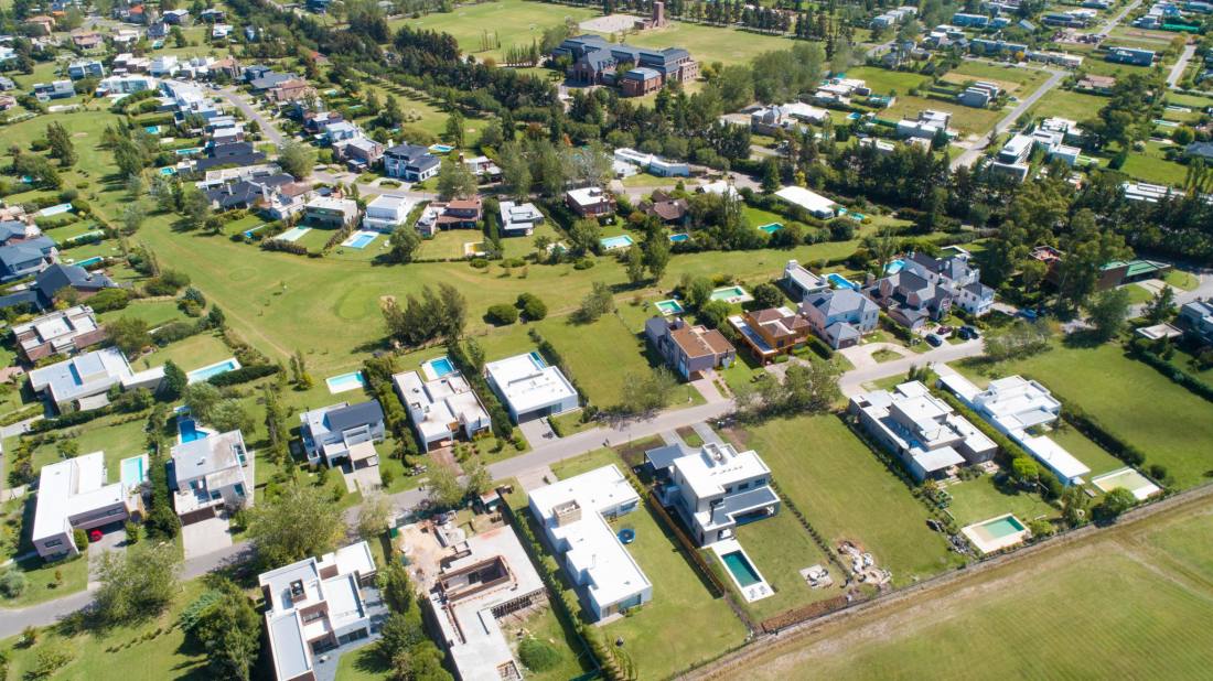 Casa 3 dormitorios en venta Aldea Country Golf Rosario, Rosario. CHO7529683 Crestale Propiedades