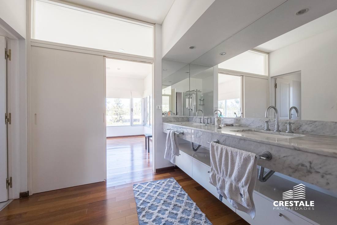 Casa 3 dormitorios en venta Aldea Country Golf Rosario, Rosario. CHO7529683 Crestale Propiedades