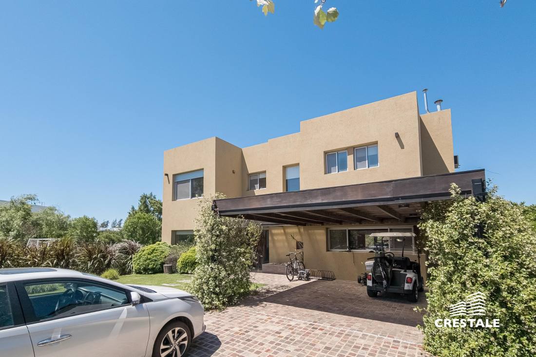 Casa 3 dormitorios en venta Aldea Country Golf Rosario, Rosario. CHO7529683 Crestale Propiedades