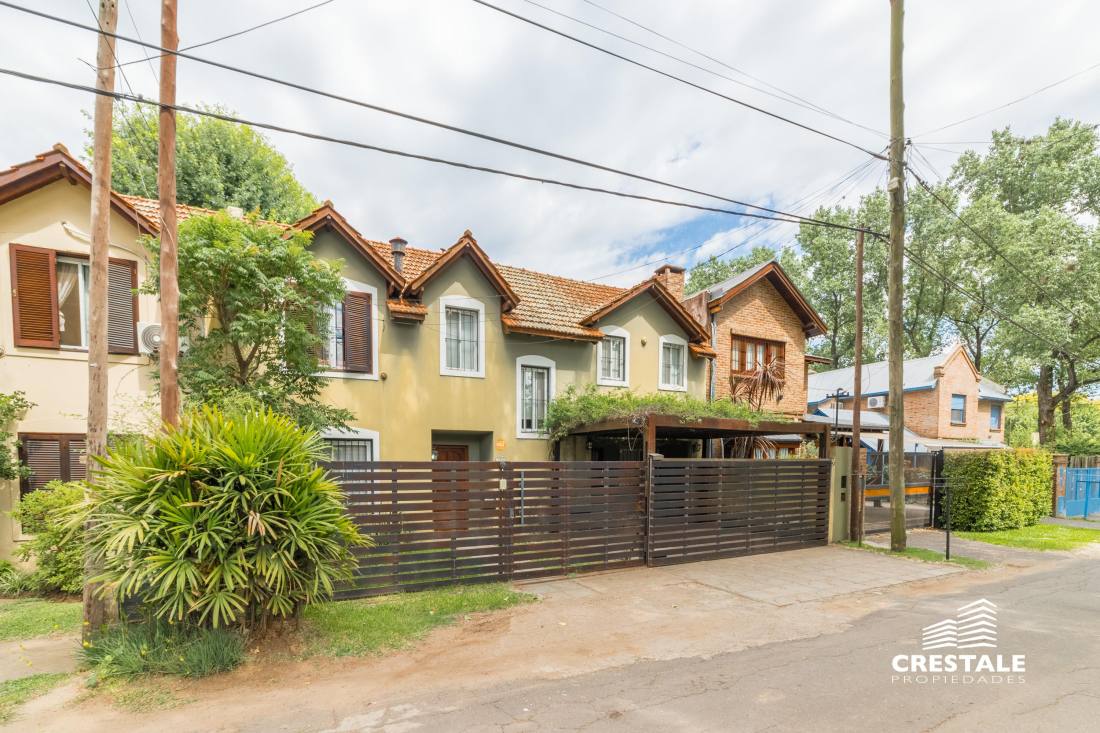 Casa 4 dormitorios en venta Juarez Celman Y Bv. Argentino, Rosario. CHO2137269 Crestale Propiedades