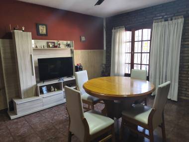 casa 3 dormitorios en venta Rosario Oeste, Barrio Roca - Rivero 5300