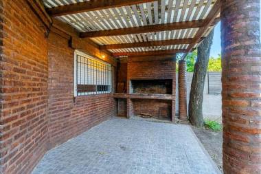 casa 3 dormitorios en venta Funes Centro, Florencio Varela 1600