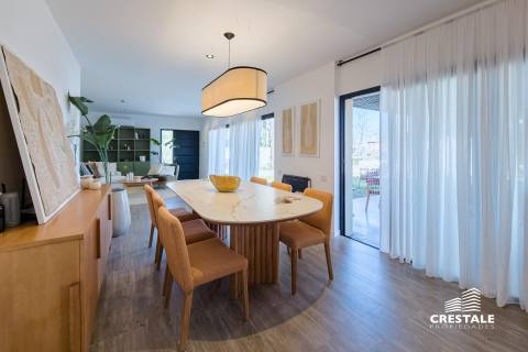 Casa 2 dormitorios en venta Condo Funes, Funes. CCO52582 HO5532156 Crestale Propiedades