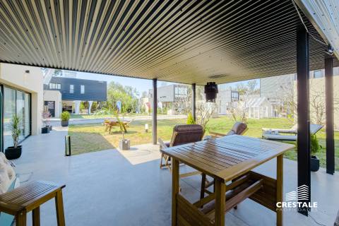 Casa 2 dormitorios en venta Condo Funes, Funes. CCO52582 HO5532156 Crestale Propiedades