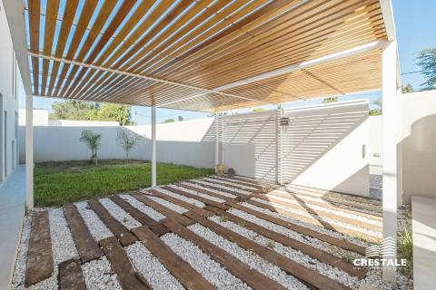 Casa 3 dormitorios en venta Fisherton - Azcuénaga 8600, Rosario. CCO62911 HO6902188 Crestale Propiedades