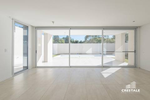 Casa 3 dormitorios en venta Fisherton - Azcuénaga 8600, Rosario. CCO62911 HO6902188 Crestale Propiedades