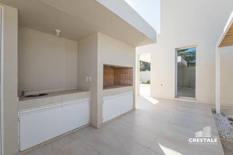 Casa 3 dormitorios en venta Fisherton - Azcuénaga 8600, Rosario. CCO62911 HO6902188 Crestale Propiedades