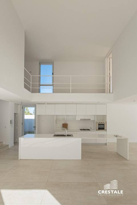 Casa 3 dormitorios en venta Fisherton - Azcuénaga 8600, Rosario. CCO62911 HO6902188 Crestale Propiedades