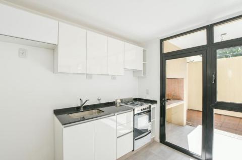 Departamento de pasillo 2 dormitorios en venta Sarratea Y Brassey, Rosario. CPH6080686 Crestale Propiedades