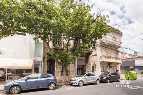 Casa 4 dormitorios en venta Rosario, Mendoza 1100. CHO5850440 Crestale Propiedades
