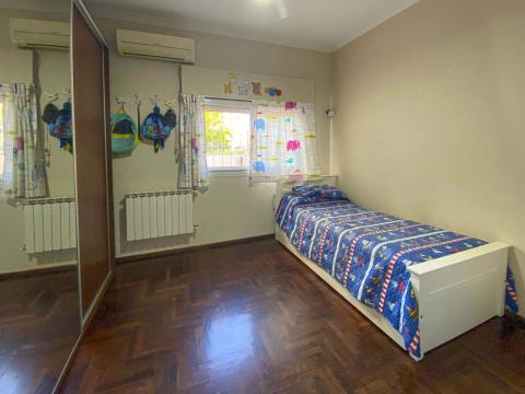 Casa 2 dormitorios en venta Rosario, MAIPU 1300. CPH2586607 Crestale Propiedades