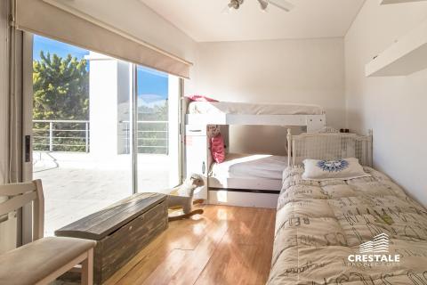 Casa 5 dormitorios en venta Kentucky Club De Campo, Funes. CHO2097585 Crestale Propiedades